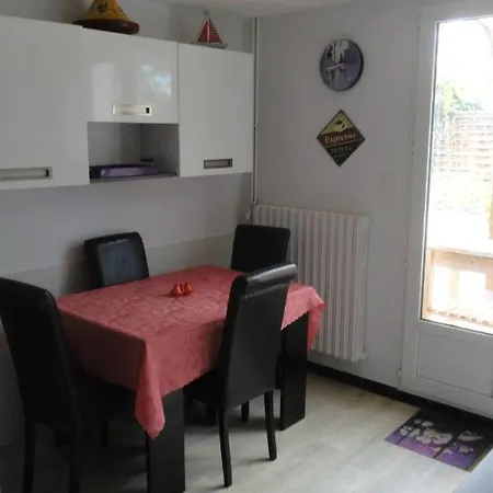 Rez De Avec Jardin Et Entree Prive Вилла
